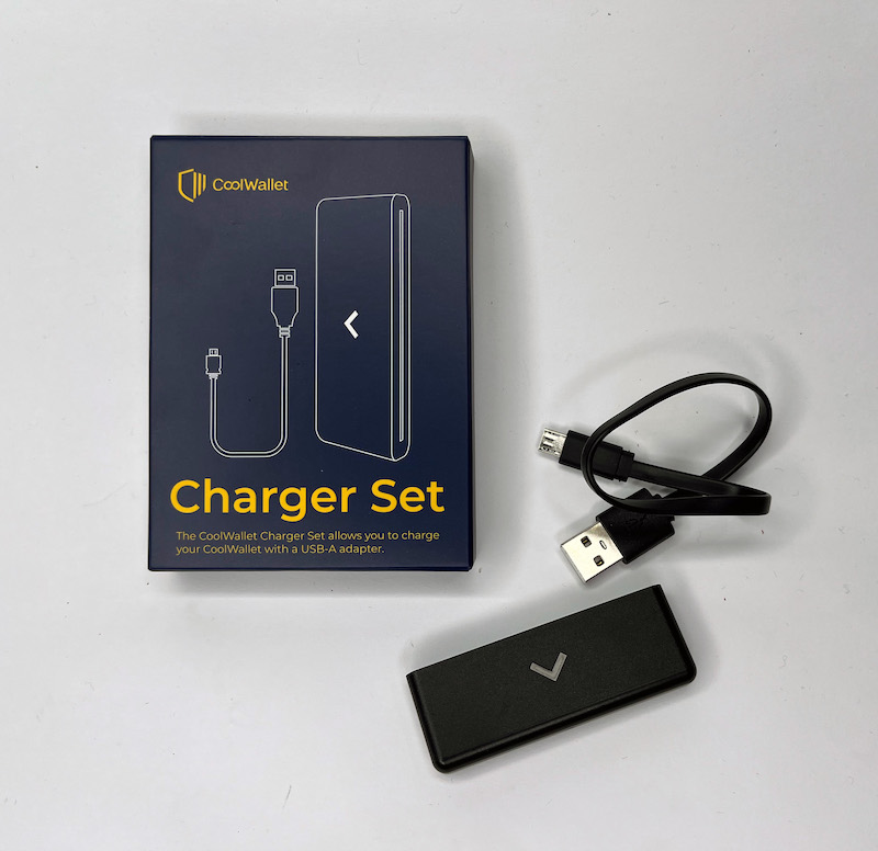 CoolWallet Charger Set Packing